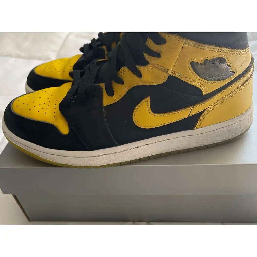 Nike Air Jordan 1 Mid SE New Love Mens Sneakers Size 9
